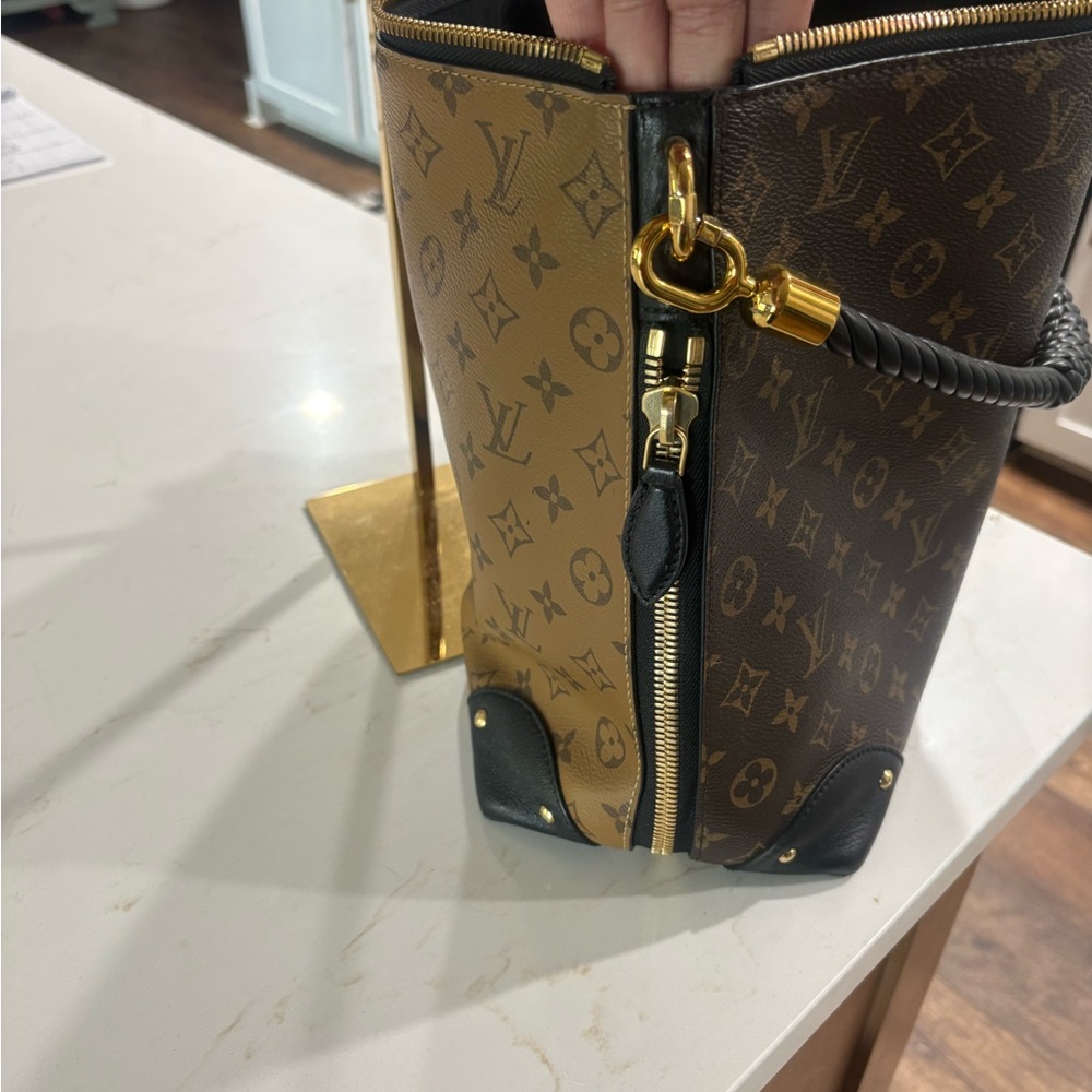 Louis Vuitton Brown Monogram triangle softy - Picture 2 of 8
